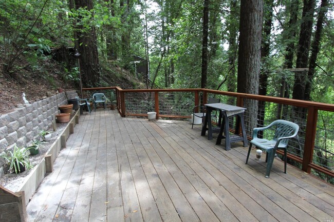 Foto del edificio - 11010 Summerhome Park Rd