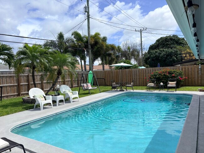 Cosas de la casa - 5770 NE 18th Ave