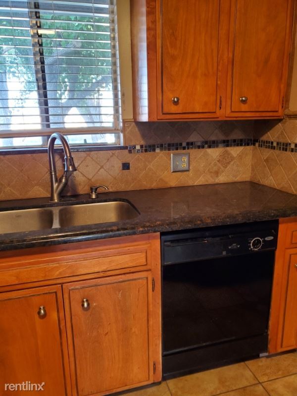 Foto del edificio - 3 br, 2 bath House - 1433 Cyrier Ave