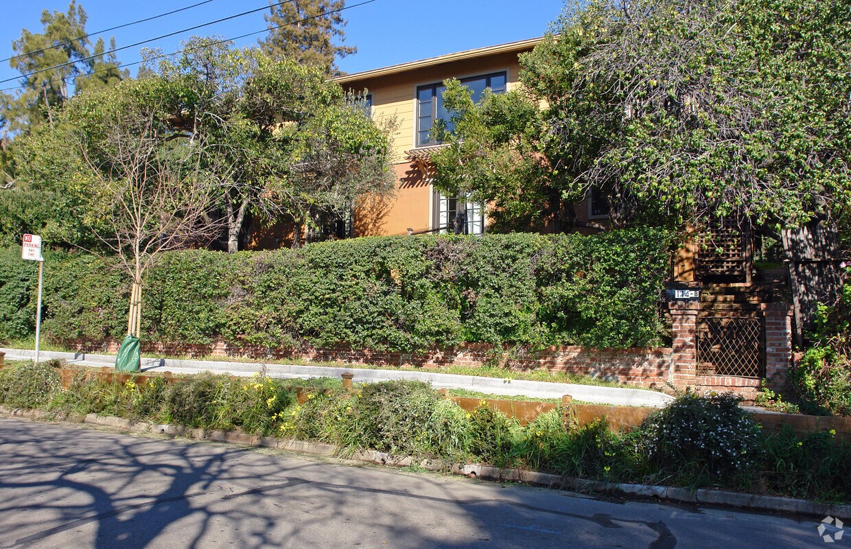 Building Photo - 114 Laurel Pl