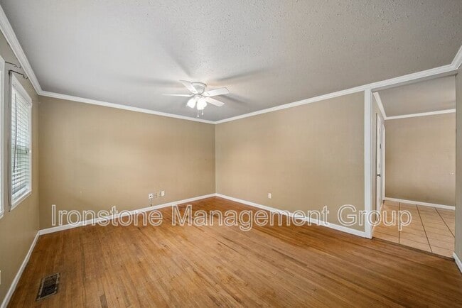Building Photo - 906 N Atlanta St