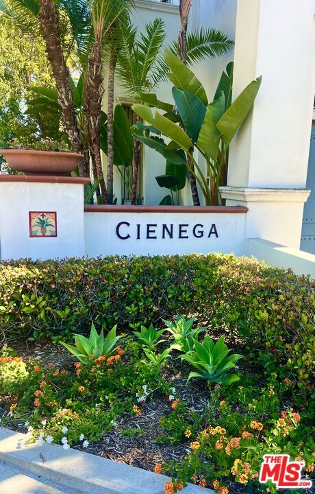 Building Photo - 1749 Grand Ave