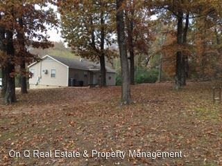 Building Photo - 3 br, 1 bath House - 104 E. Lawson Road