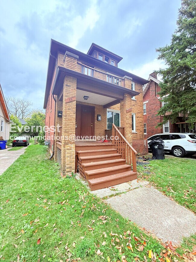 Building Photo - 3498 Haverhill St