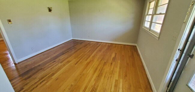 Foto del edificio - 4160 James St
