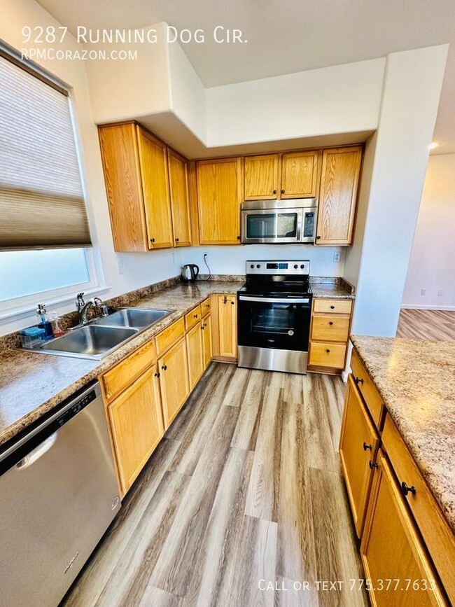 Building Photo - 9287 Running Dog Cir