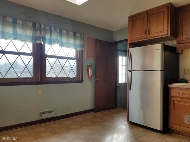 Building Photo - 3 br, 1 bath House - 8820 S Carol Court