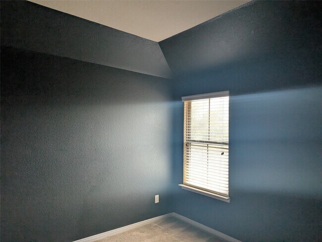 Foto del edificio - 14010 Long Meadow Dr