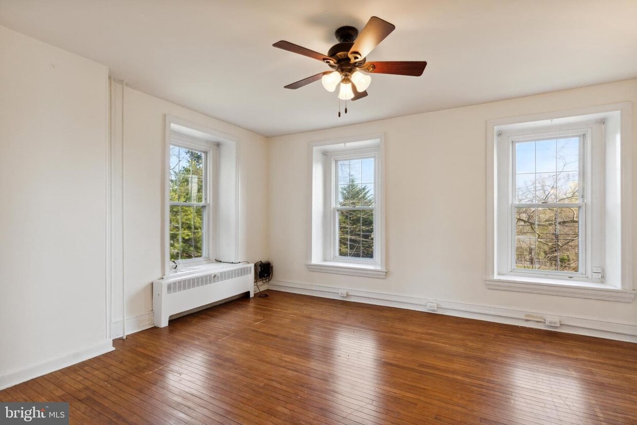 1138 E Schuylkill Rd Unit 4, Pottstown, PA 19465 Room for Rent in