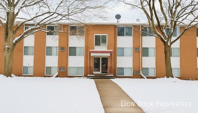 Foto del edificio - 8801 W 35th St