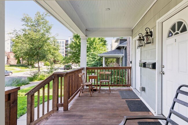 Foto del edificio - 3023 Dupont Ave S