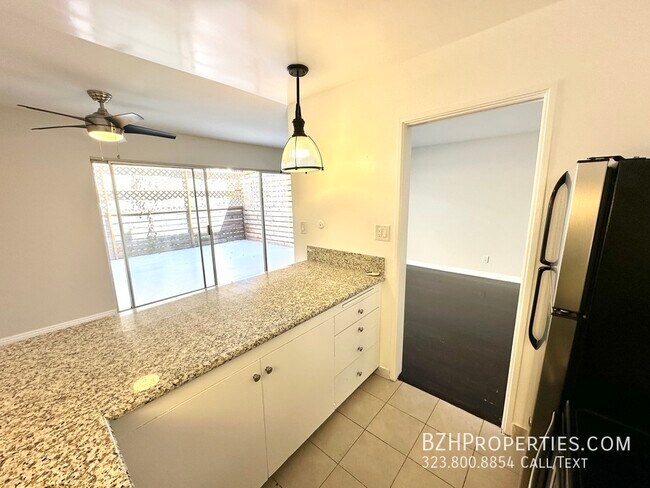 Foto del edificio - 7544 Hampton Ave