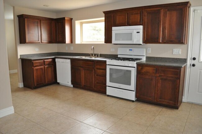 Building Photo - 3556 N Trilogy Dr