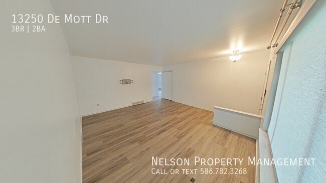 Foto del edificio - 13250 De Mott Dr