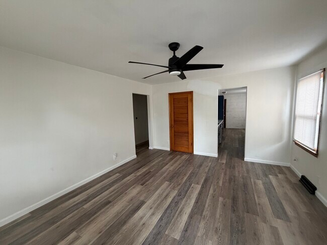 Building Photo - 501 Swing Ave
