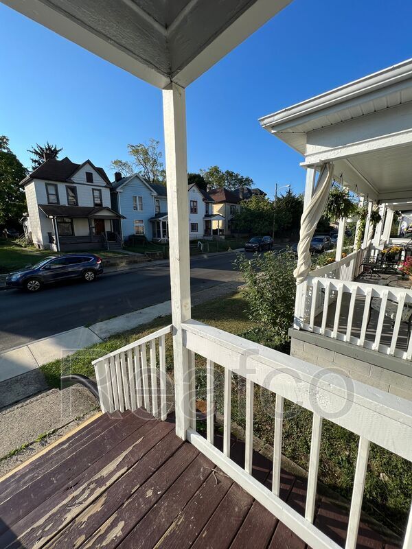 Foto del edificio - 906 Ellsworth Ave