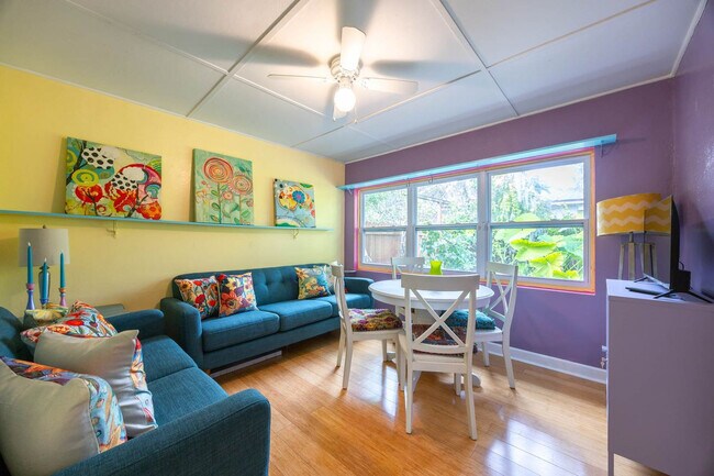 Building Photo - 214 Lucerne Dr