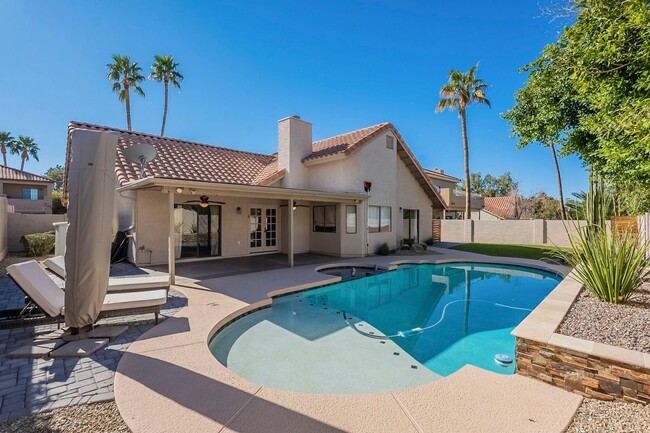 Building Photo - Beautiful Scottsdale Home! Two Master Suit...