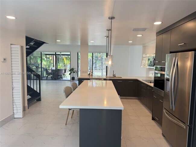 Foto del edificio - 9869 NW 52nd Terrace