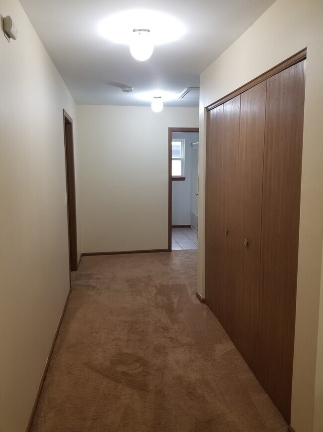 Building Photo - 4469 W Roundstone Way