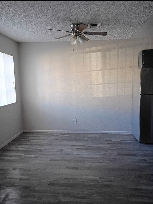 Foto del edificio - 6229 Yerba Ln