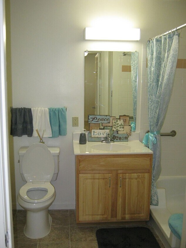Building Photo - 9000 Briarcroft Ln
