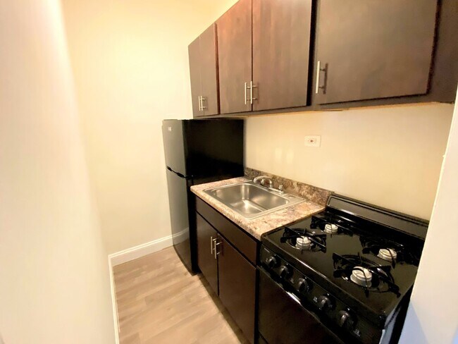 Foto del edificio - 839 W Sheridan Rd