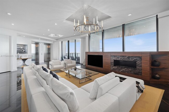 Building Photo - 18555 Collins Ave