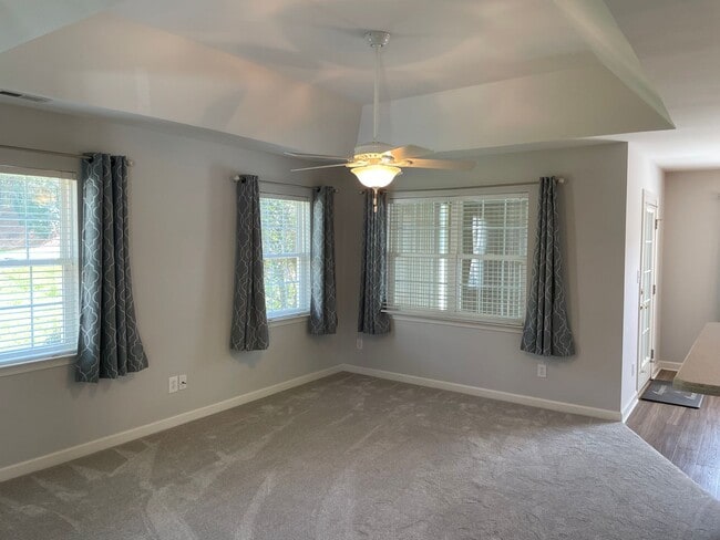 Building Photo - Beautiful 2BR Ranch Home in The Villages a...