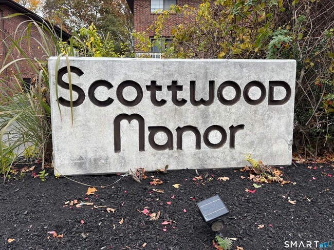 Foto del edificio - 329 Scott Rd