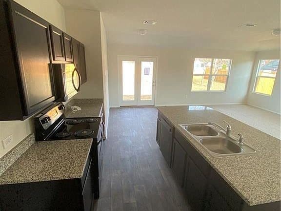 Building Photo - Fresh And Clean In Austin