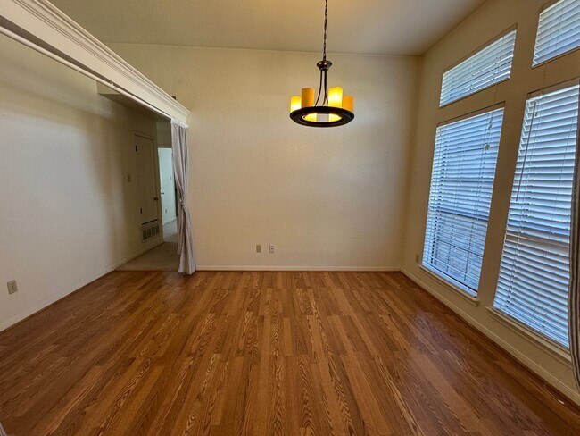 Foto del edificio - 1002 Windy Hill Rd