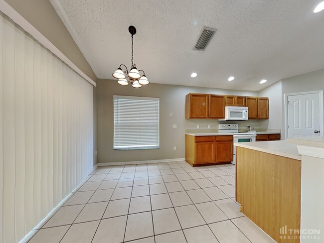 Foto del edificio - 13461 Staghorn Rd