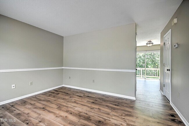 Building Photo - Bellhaven townhouse