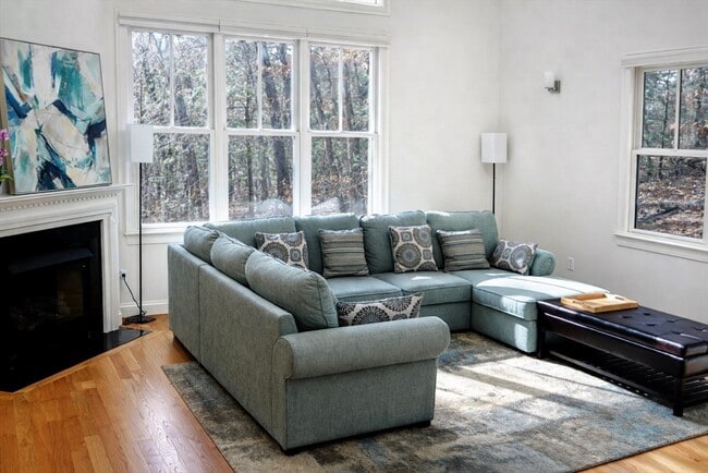 Building Photo - 92 Johnson Woods Dr