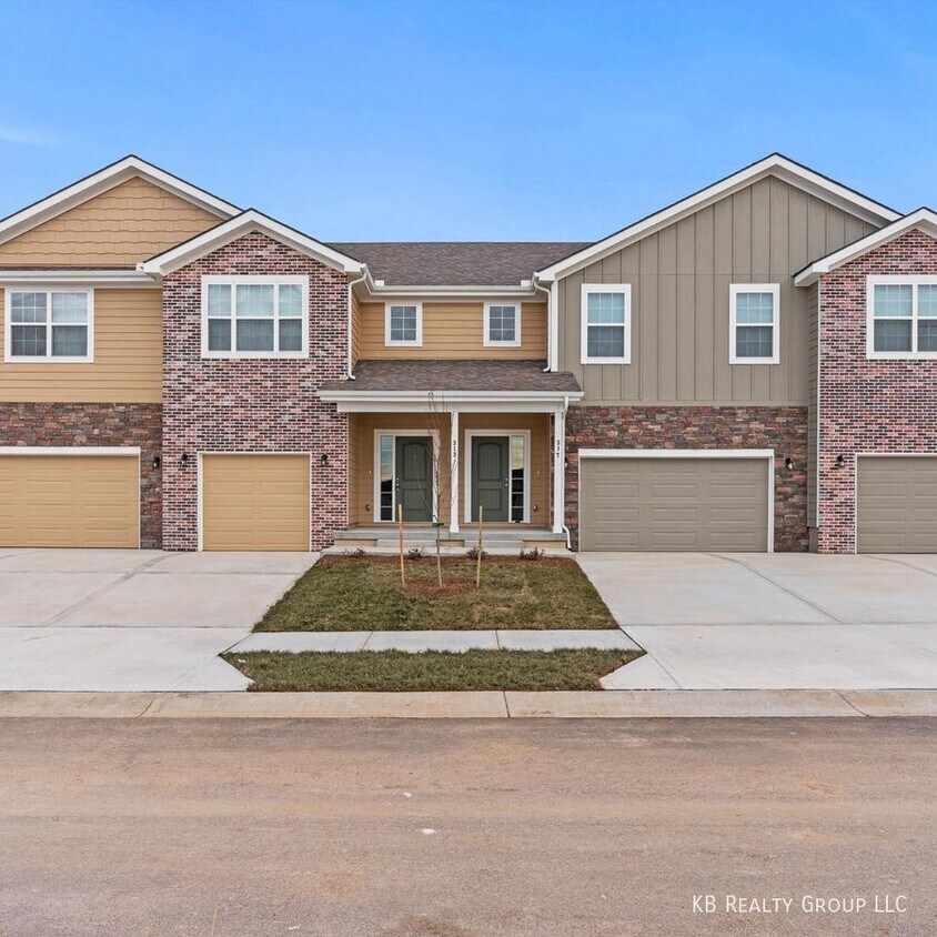 Primary Photo - Brand New 3 Bed 2 Car Middle Unit Townhome...
