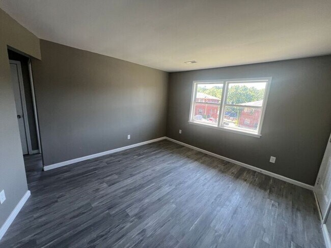 Building Photo - 7702 7th Ave S