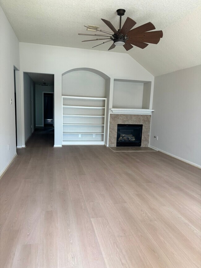 Foto del edificio - 22531 Goss Spring Ct