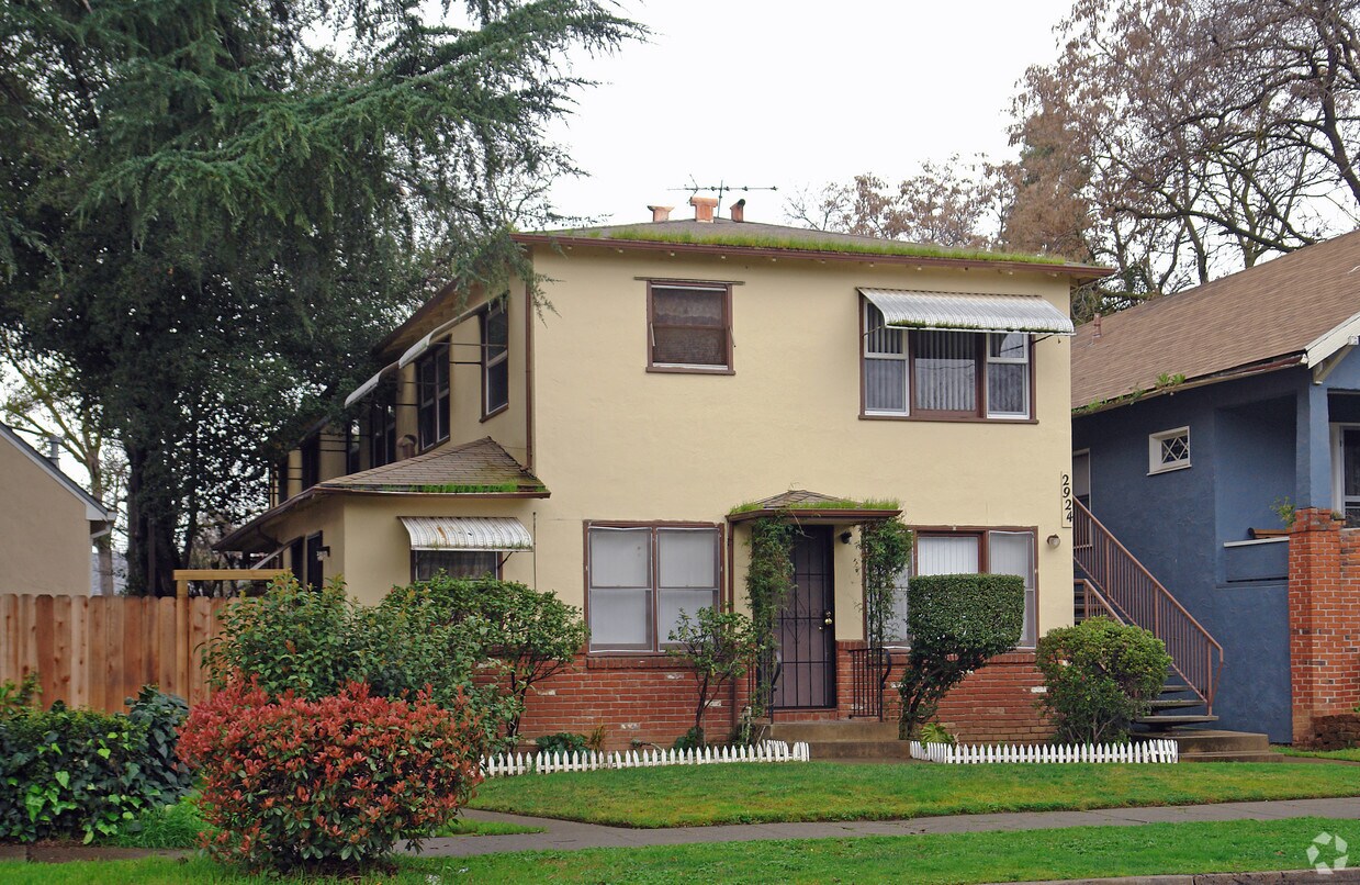 Foto del edificio - 2924 Franklin Blvd