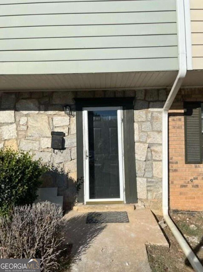 Building Photo - 4701 Flat Shoals Rd