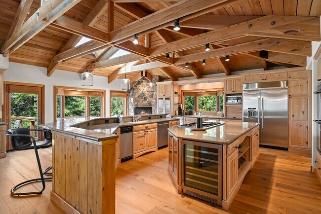Building Photo - Eagles nest