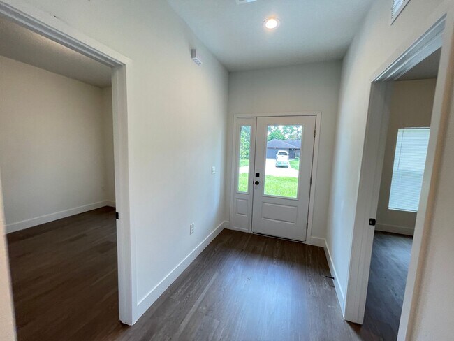Foto del edificio - GORGEOUS 4 BD/2BA Home in Beautiful Palm B...