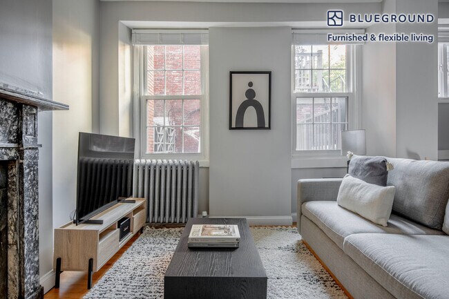 Building Photo - 12 Derne St