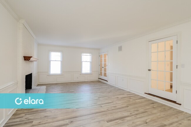 Foto del edificio - 5105 Tower Road