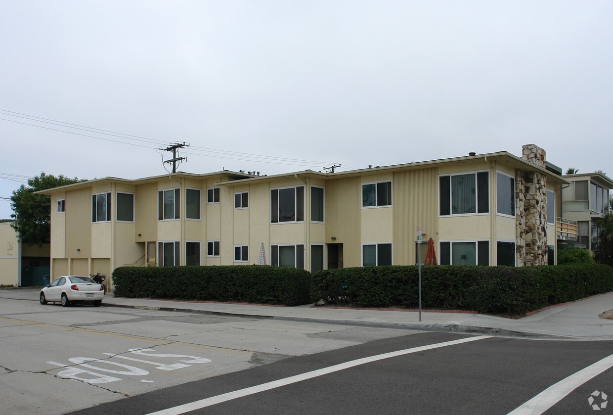 701 Ocean Ave, Seal Beach, CA 90740 Apartments in Seal Beach, CA