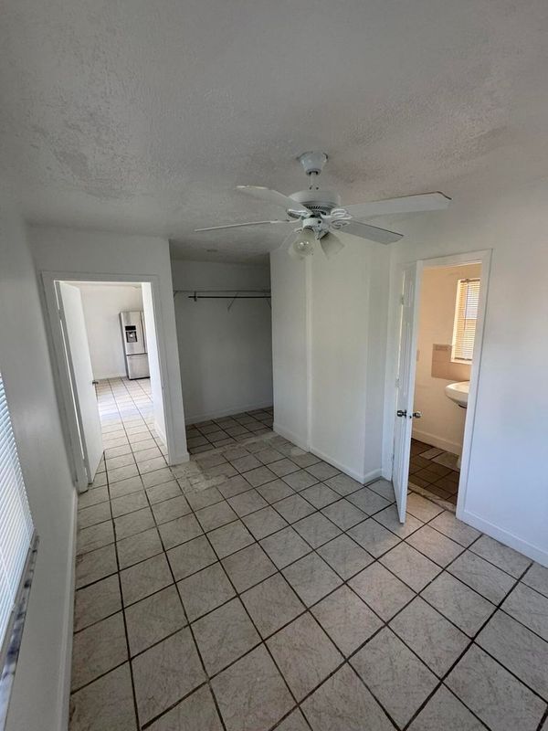 Foto del edificio - 920 N Haverhill Rd