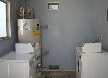 Laundry Facilities - 7849 Sayonara Dr