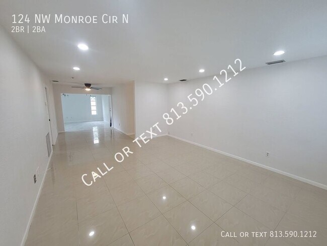 Building Photo - Spacious St. Pete Home