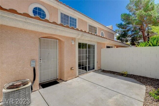 Foto del edificio - 8429 Sewards Bluff Ave