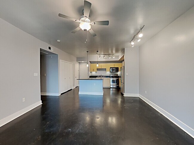 Foto del edificio - 4605 Cedar Springs Rd
